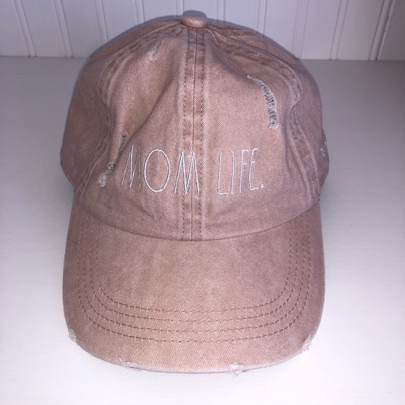 Rae Dunn “Mom life” hat - Picture 1 of 4